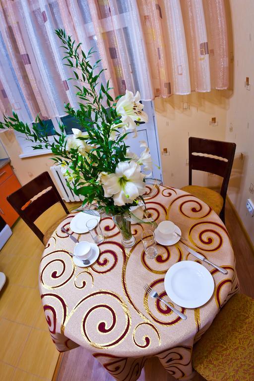 Golden Dragon Aparthotel Bishkek Bagian luar foto