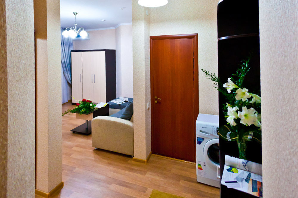 Golden Dragon Aparthotel Bishkek Bagian luar foto